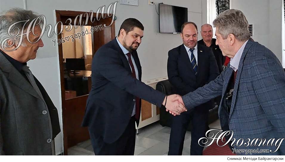 Георги Първанов гост на премиерата на „Труд и солидарност“ в Благоевград
