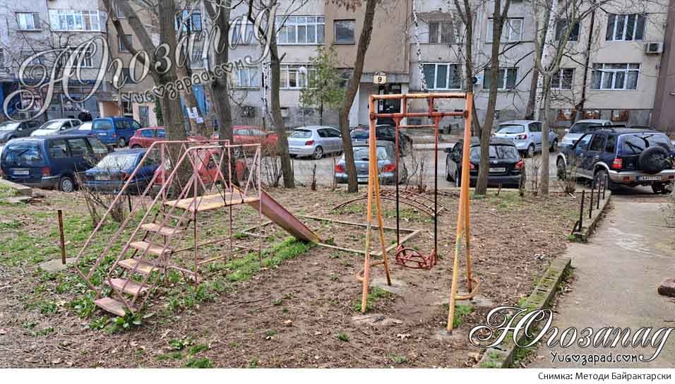 Забравено място в ж.к. „Запад“ връща към детството на няколко поколения