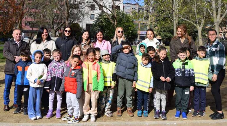 Нови дръвчета красят Алеята на дипломата в Сандански