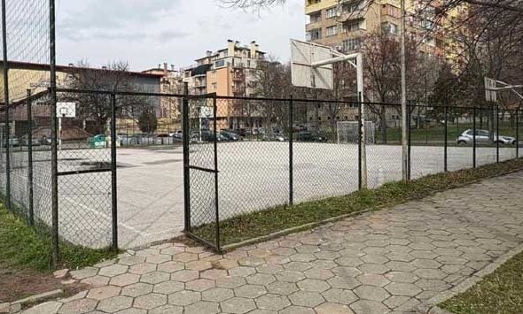 Община Благоевград реновира спортната площадка в ж.к. „Запад“