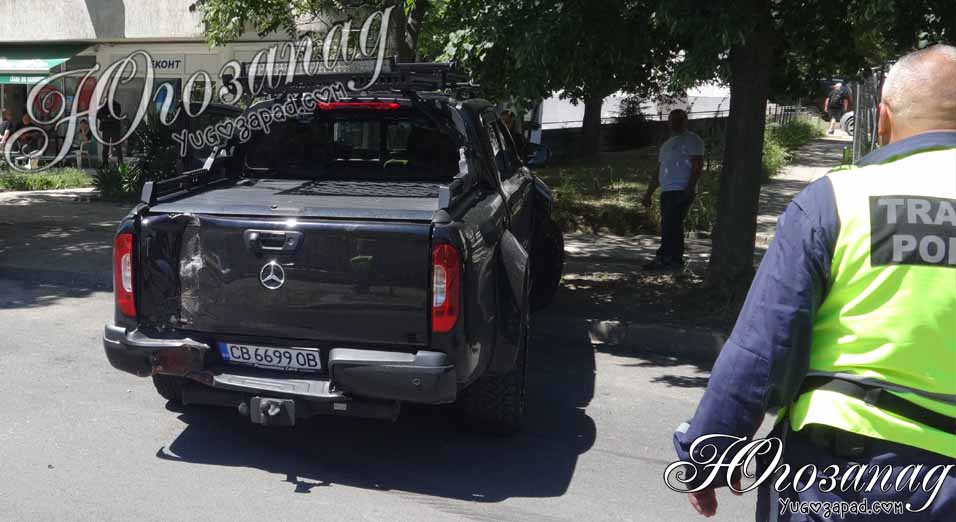 Катастрофа между пикап и автобус