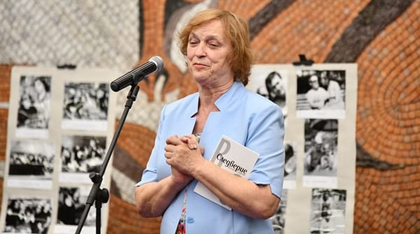 Отиде си Надежда Захариева – гласът, който превърна болката в поезия