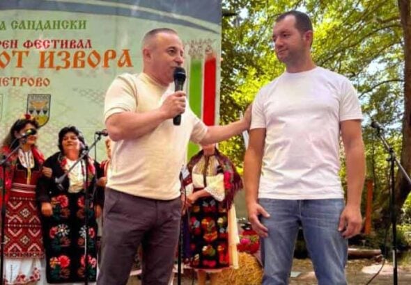Над 30 фолклорни състава превърнаха „Песни от извора“ в празник на българските традиции край село Петрово