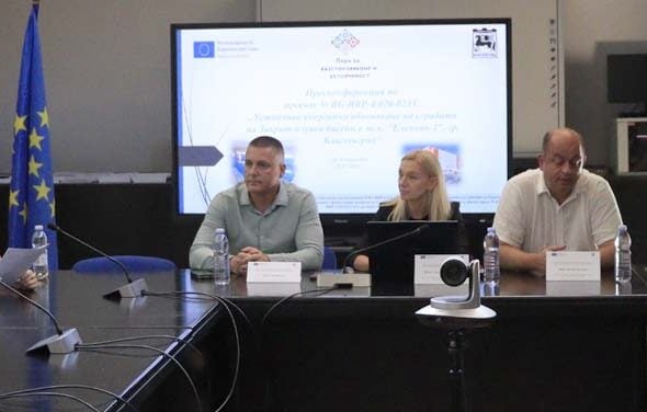 Резултатите от обновяването на закрития плувен басейн бяха представени на пресконференция в Община Благоевград