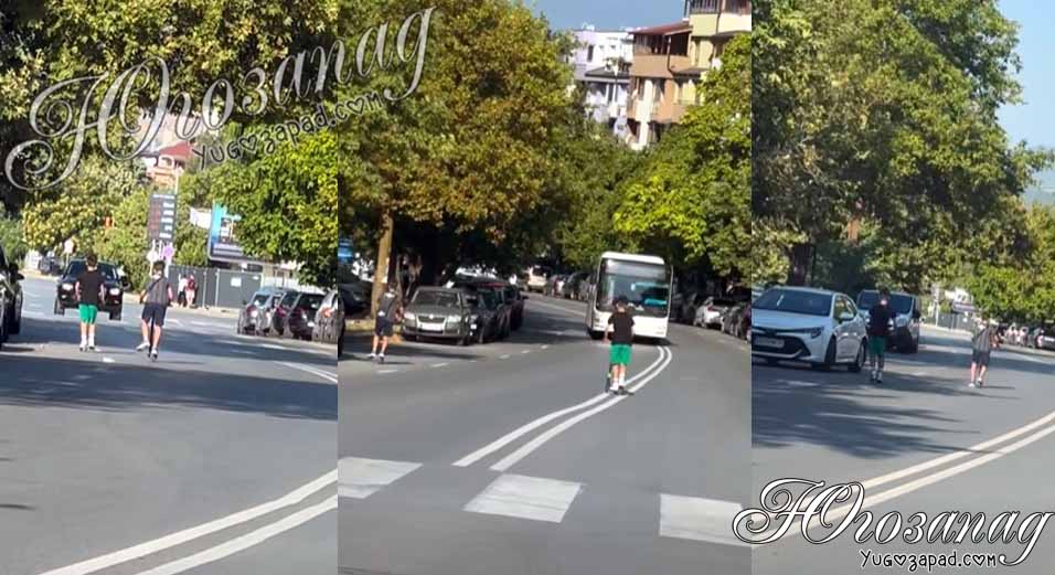 Безумие в Благоевград! Две деца с тротинетки летят в насрещното срещу автобус и автомобили в ж.к. „Еленово“